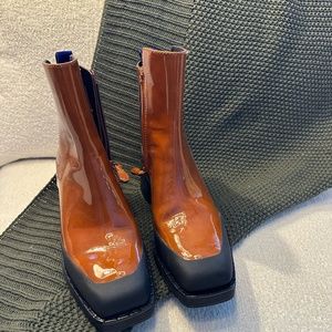 Tory Burch Women Expedition Cobalt Patent Leather Dressy Ankle Boots size 8